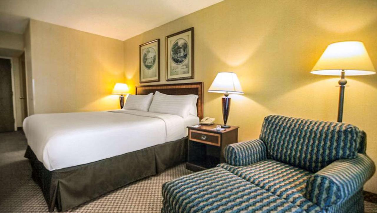 Magnuson Grand & Conference Center Somerset-Bridgewater Extérieur photo