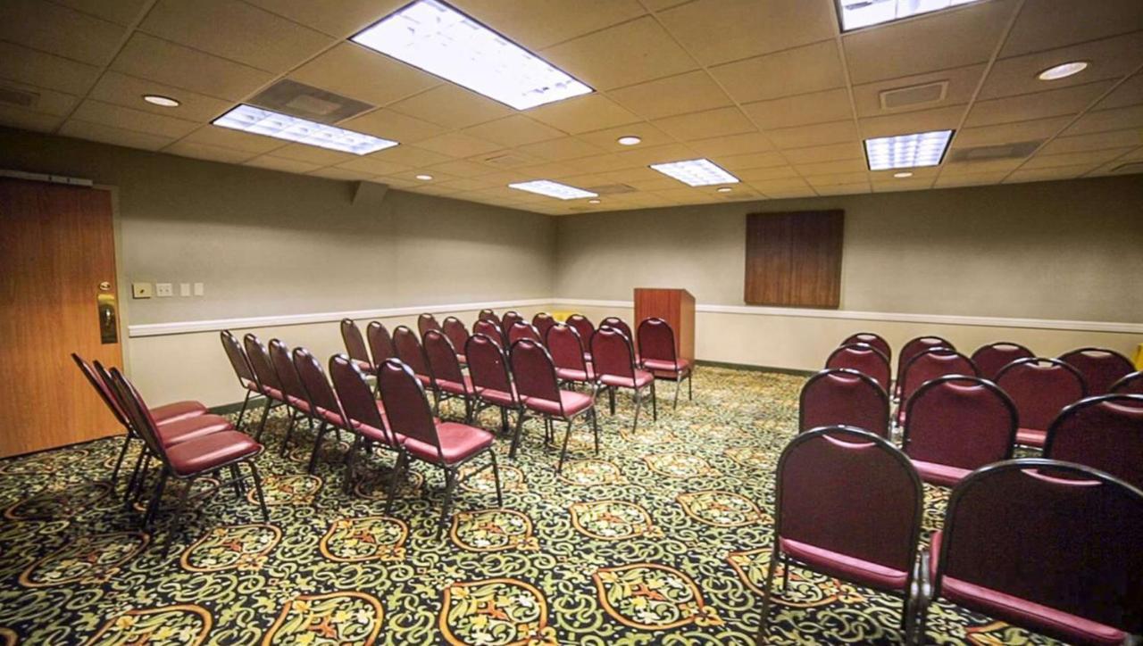 Magnuson Grand & Conference Center Somerset-Bridgewater Extérieur photo