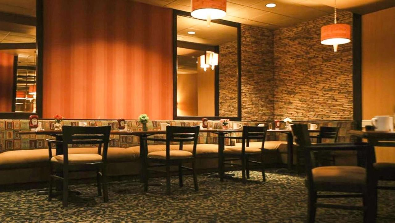 Magnuson Grand & Conference Center Somerset-Bridgewater Extérieur photo