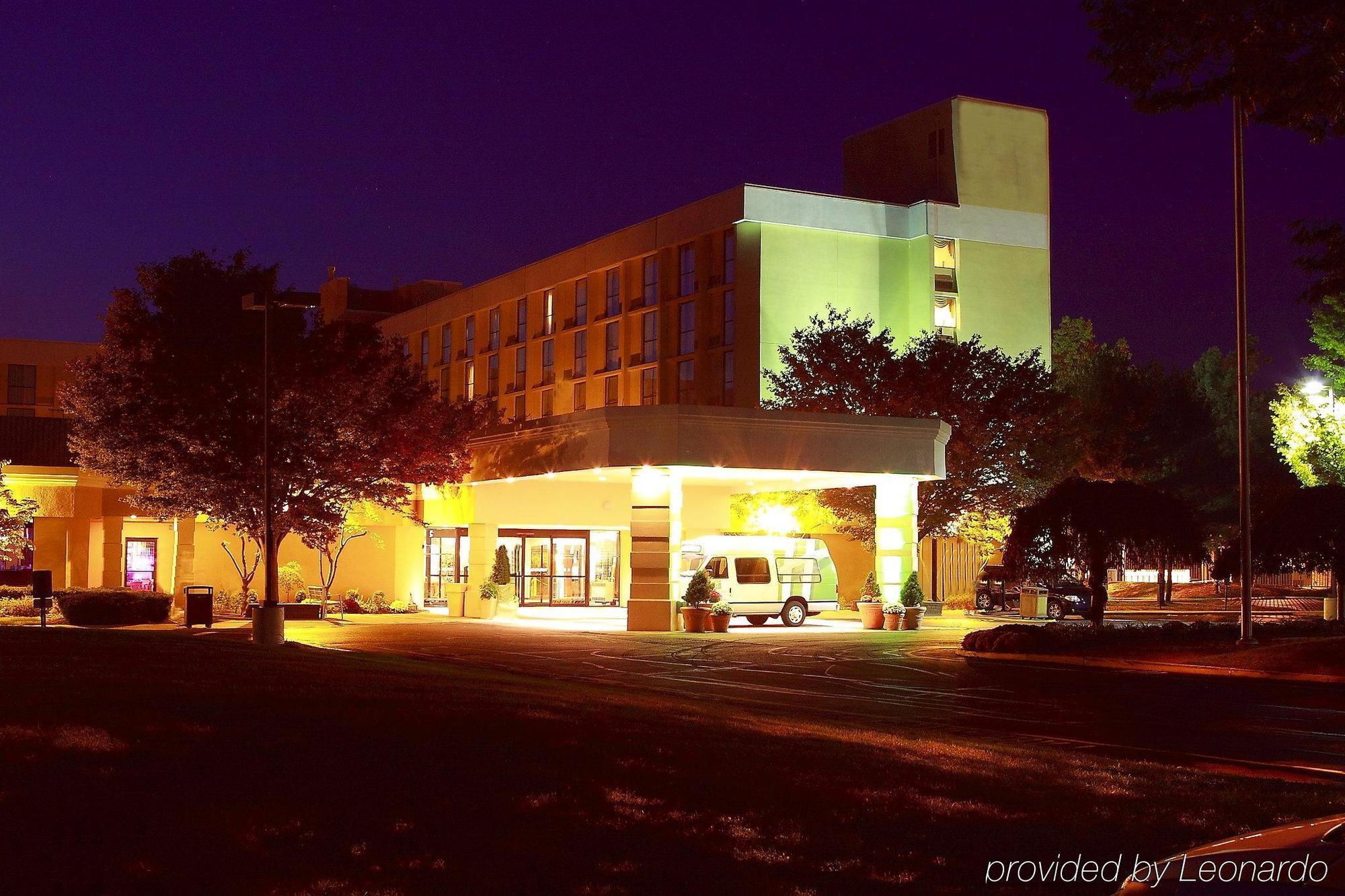 Magnuson Grand & Conference Center Somerset-Bridgewater Extérieur photo