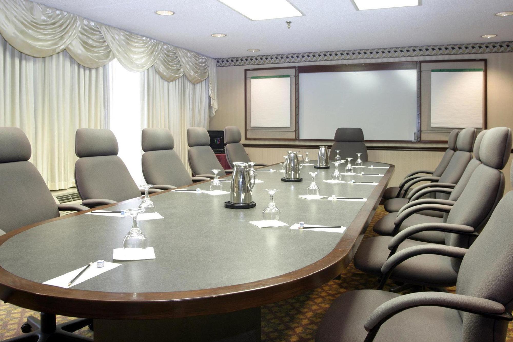Magnuson Grand & Conference Center Somerset-Bridgewater Extérieur photo