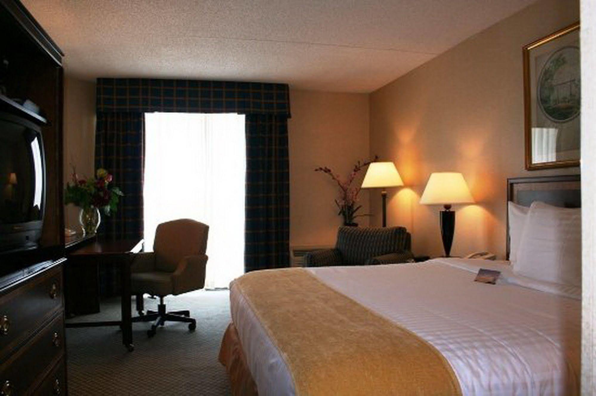 Magnuson Grand & Conference Center Somerset-Bridgewater Chambre photo