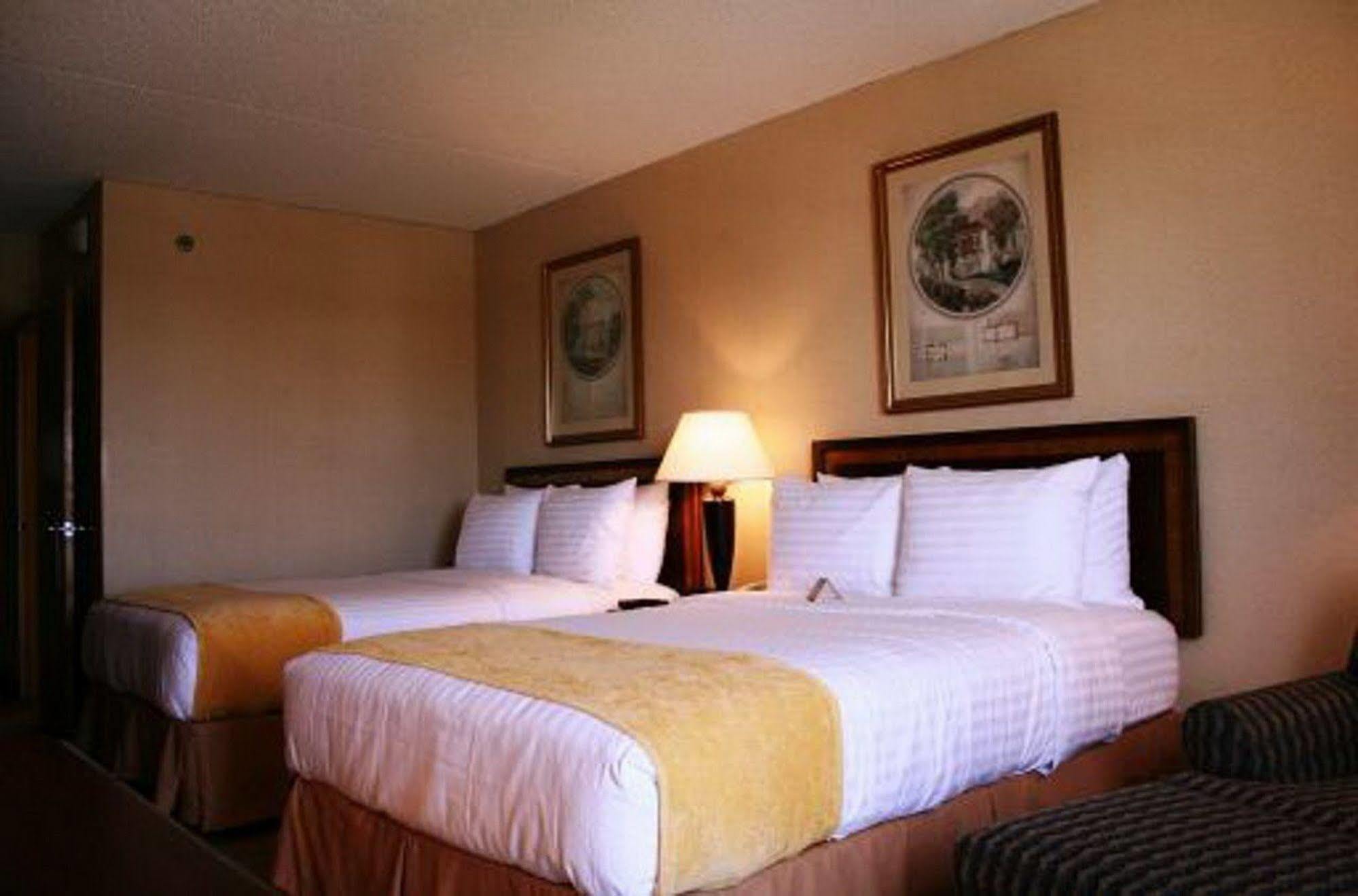 Magnuson Grand & Conference Center Somerset-Bridgewater Chambre photo