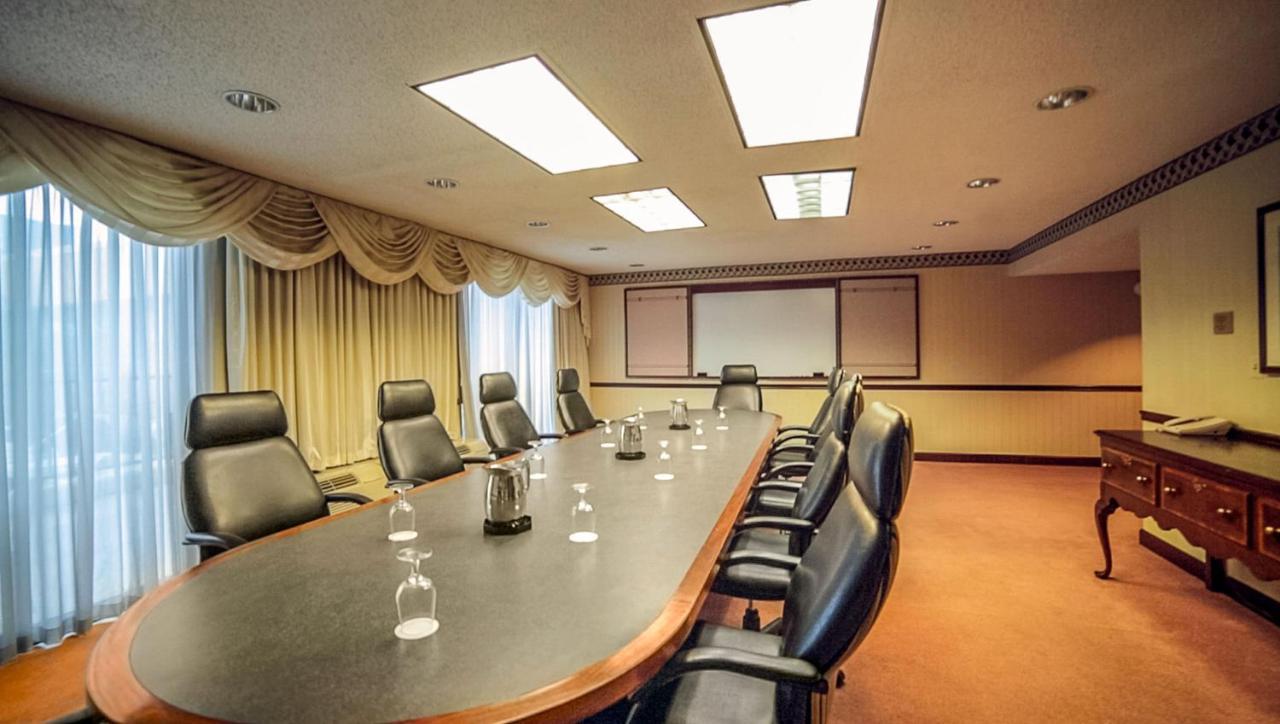 Magnuson Grand & Conference Center Somerset-Bridgewater Extérieur photo